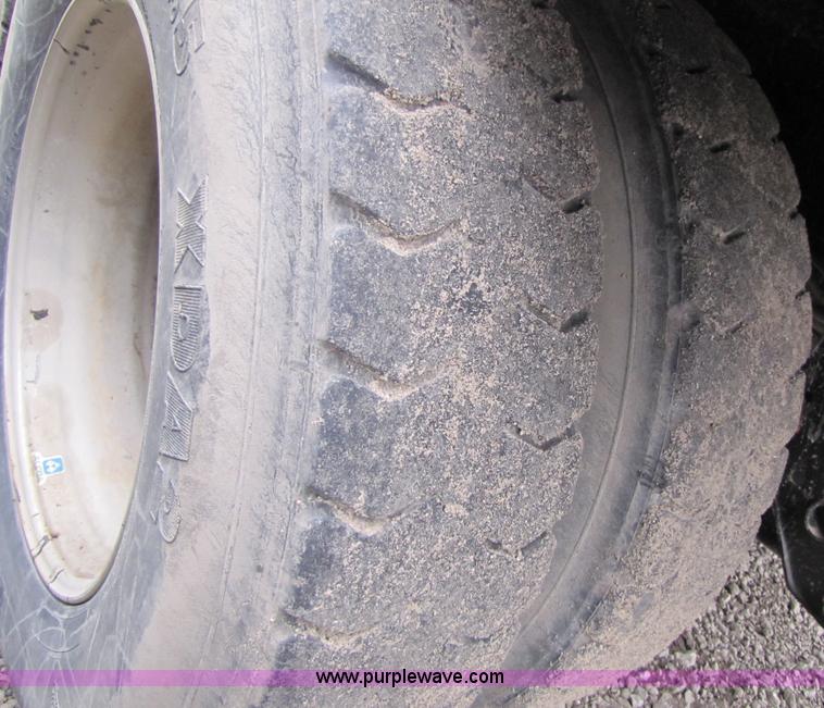 image for item 5814 1996 Flowboy 42' belt trailer