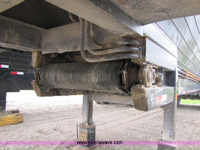 image for item 5814 1996 Flowboy 42' belt trailer