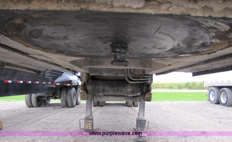 image for item 5814 1996 Flowboy 42' belt trailer