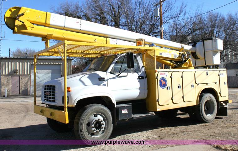 image for item 6127 2000 GMC C7500 bucket truck