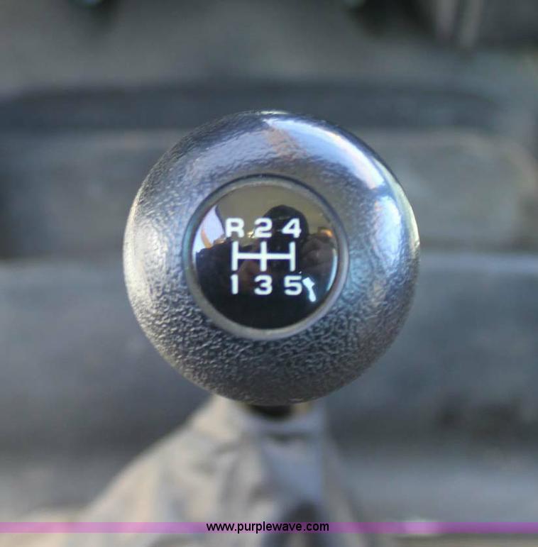 image for item 6127 2000 GMC C7500 bucket truck