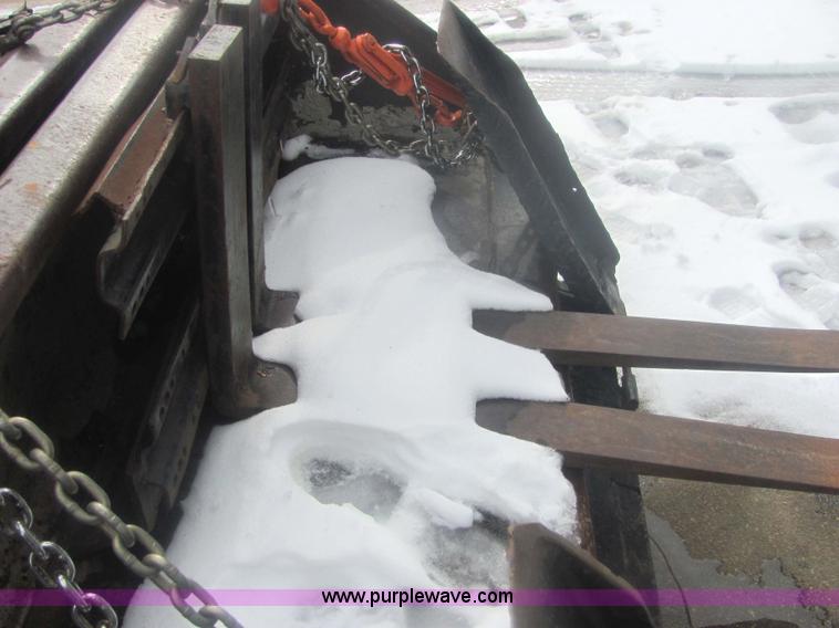 image for item 6214 1984 Bobcat 843 skid steer