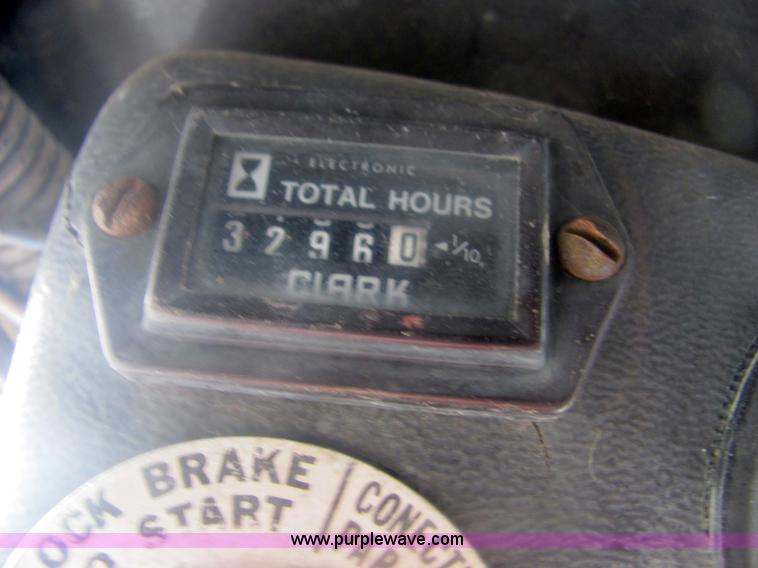 image for item 6214 1984 Bobcat 843 skid steer