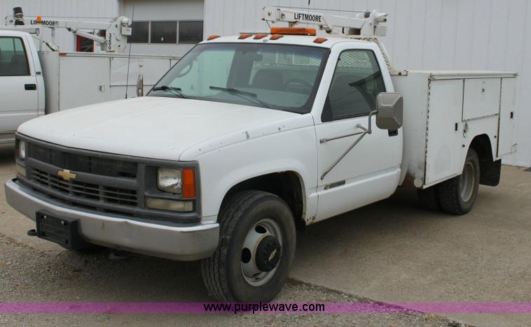 image for item 6548 1995 Chevrolet Cheyenne 3500 crane truck