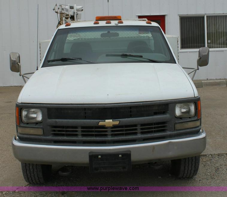 image for item 6548 1995 Chevrolet Cheyenne 3500 crane truck