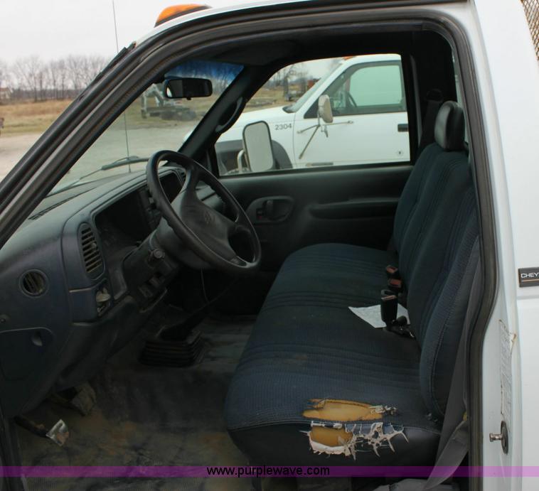 image for item 6548 1995 Chevrolet Cheyenne 3500 crane truck