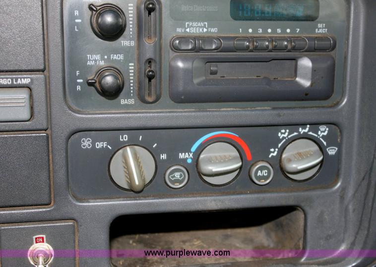 image for item 6548 1995 Chevrolet Cheyenne 3500 crane truck