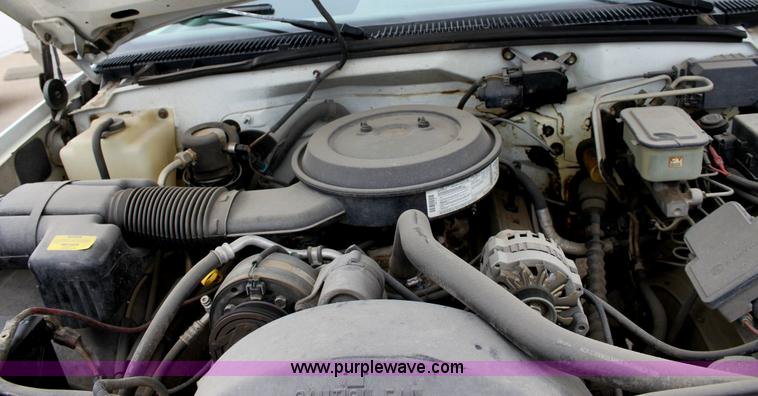 image for item 6548 1995 Chevrolet Cheyenne 3500 crane truck