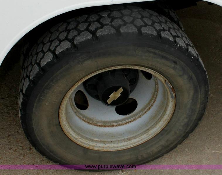 image for item 6548 1995 Chevrolet Cheyenne 3500 crane truck