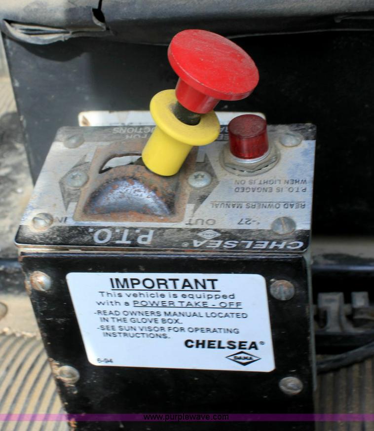 image for item 6550 1999 Freightliner FLD120SD semi truck