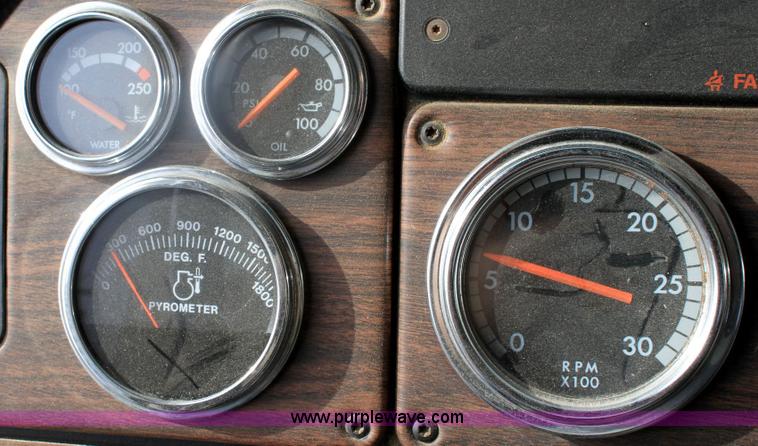 image for item 6550 1999 Freightliner FLD120SD semi truck