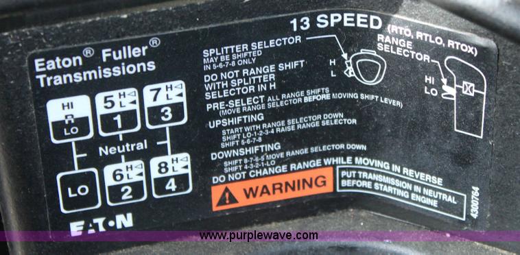 image for item 6550 1999 Freightliner FLD120SD semi truck