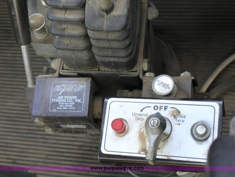 image for item 6550 1999 Freightliner FLD120SD semi truck