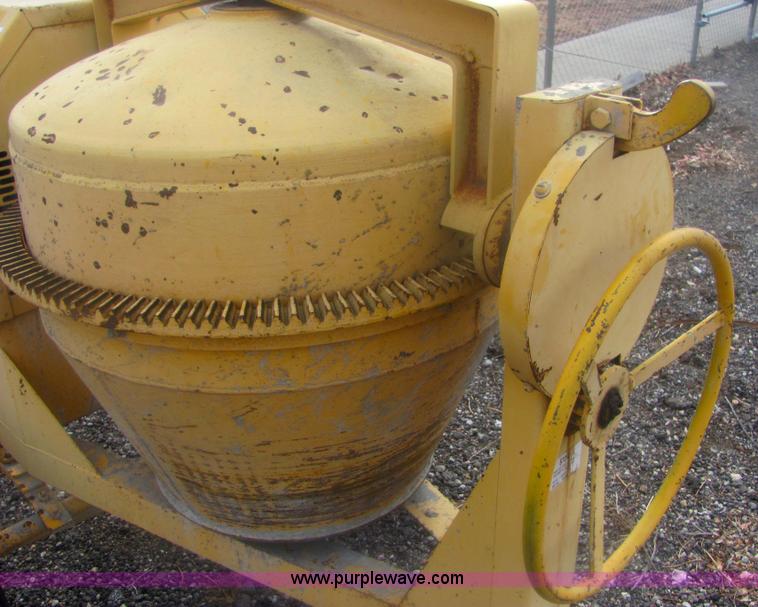 image for item 6820 Stow CM6 six cubic foot mixer