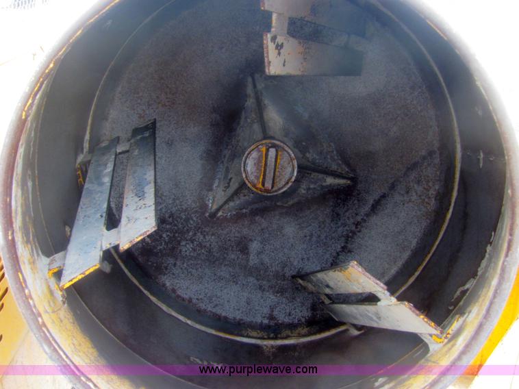 image for item 6820 Stow CM6 six cubic foot mixer