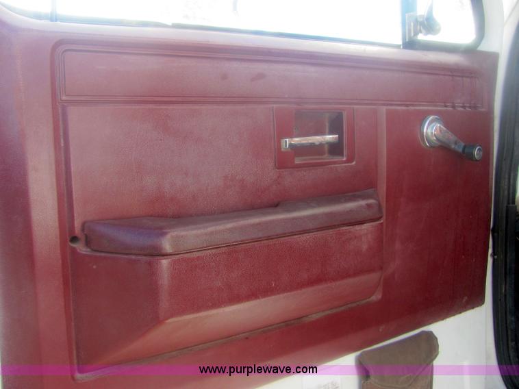 image for item 6823 1988 GMC Sierra C70 boom bucket truck