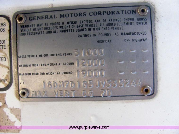 image for item 6823 1988 GMC Sierra C70 boom bucket truck