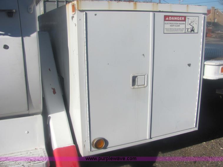 image for item 6823 1988 GMC Sierra C70 boom bucket truck