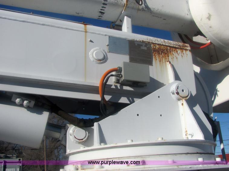 image for item 6823 1988 GMC Sierra C70 boom bucket truck