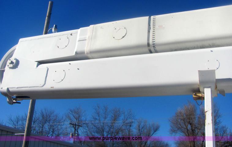 image for item 6823 1988 GMC Sierra C70 boom bucket truck