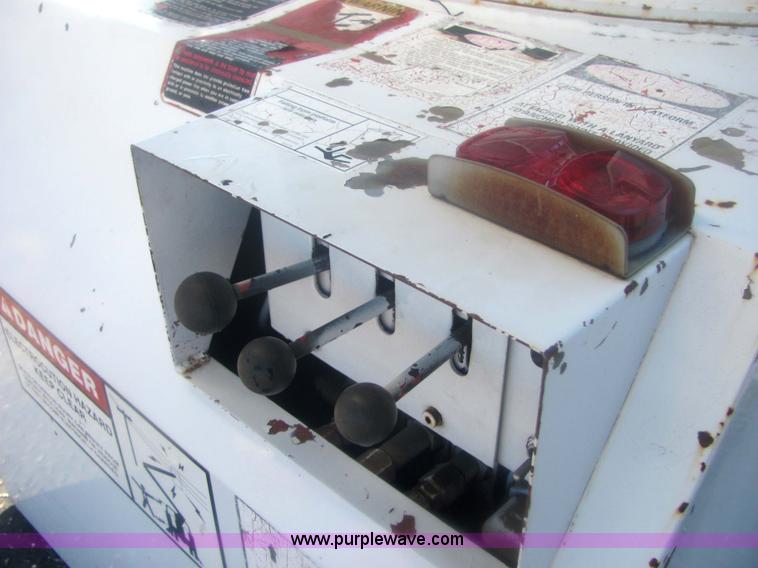 image for item 6823 1988 GMC Sierra C70 boom bucket truck