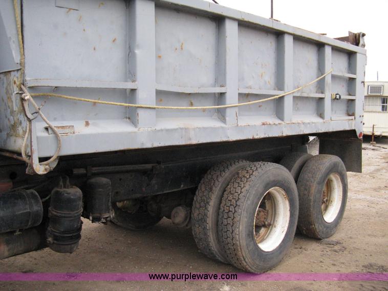 image for item 8095 1991 Ford FT900 tandem axle dump truck