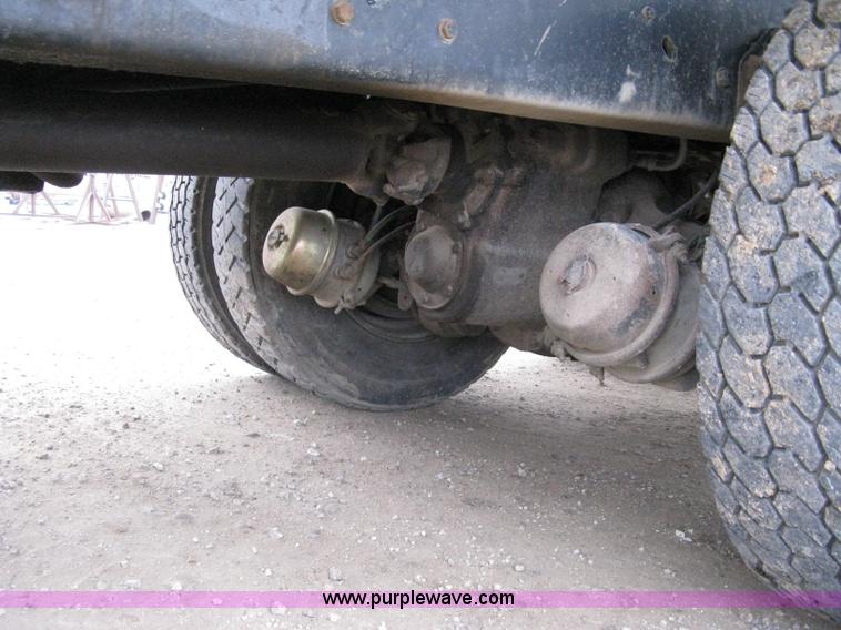 image for item 8095 1991 Ford FT900 tandem axle dump truck