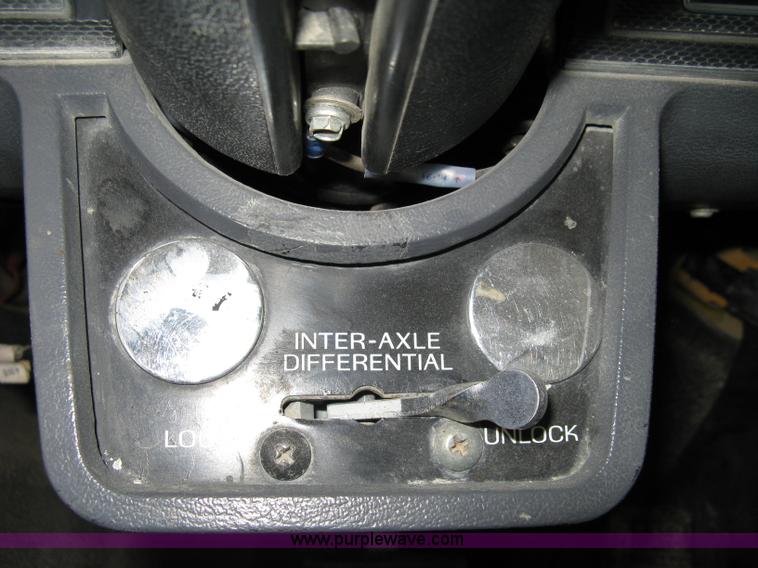 image for item 8095 1991 Ford FT900 tandem axle dump truck