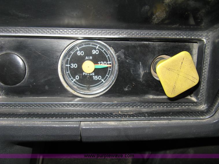 image for item 8095 1991 Ford FT900 tandem axle dump truck