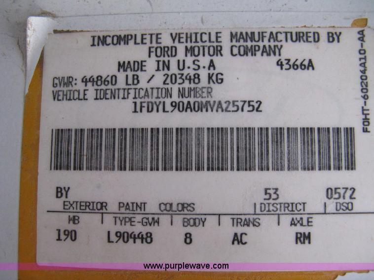 image for item 8095 1991 Ford FT900 tandem axle dump truck