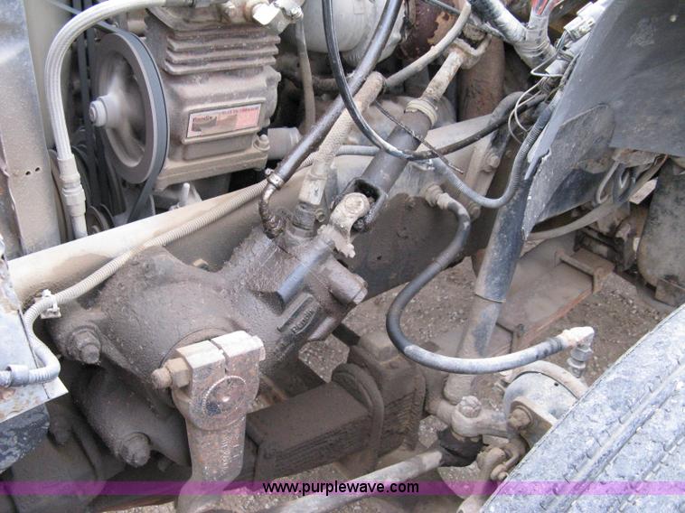 image for item 8095 1991 Ford FT900 tandem axle dump truck