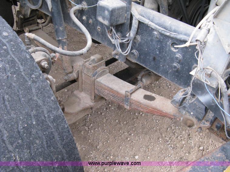 image for item 8095 1991 Ford FT900 tandem axle dump truck