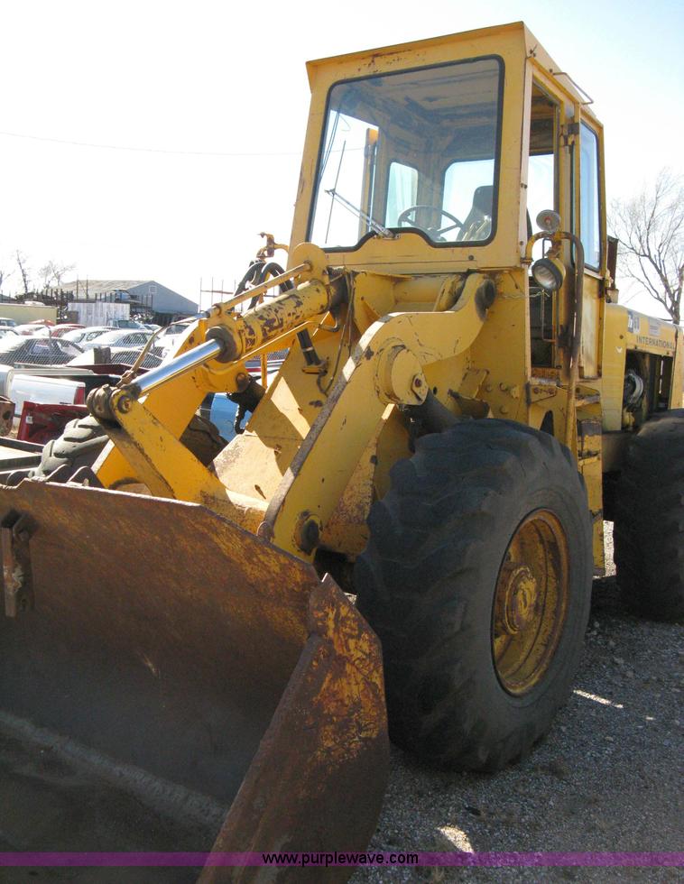 image for item 8099 International H60 wheel loader