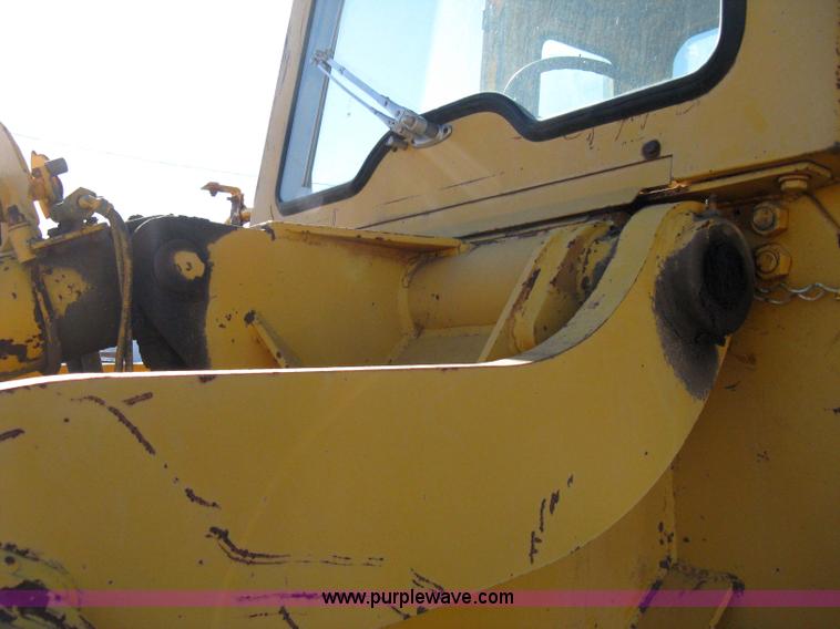 image for item 8099 International H60 wheel loader