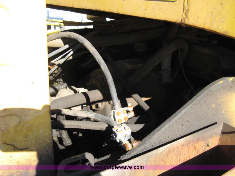 image for item 8099 International H60 wheel loader
