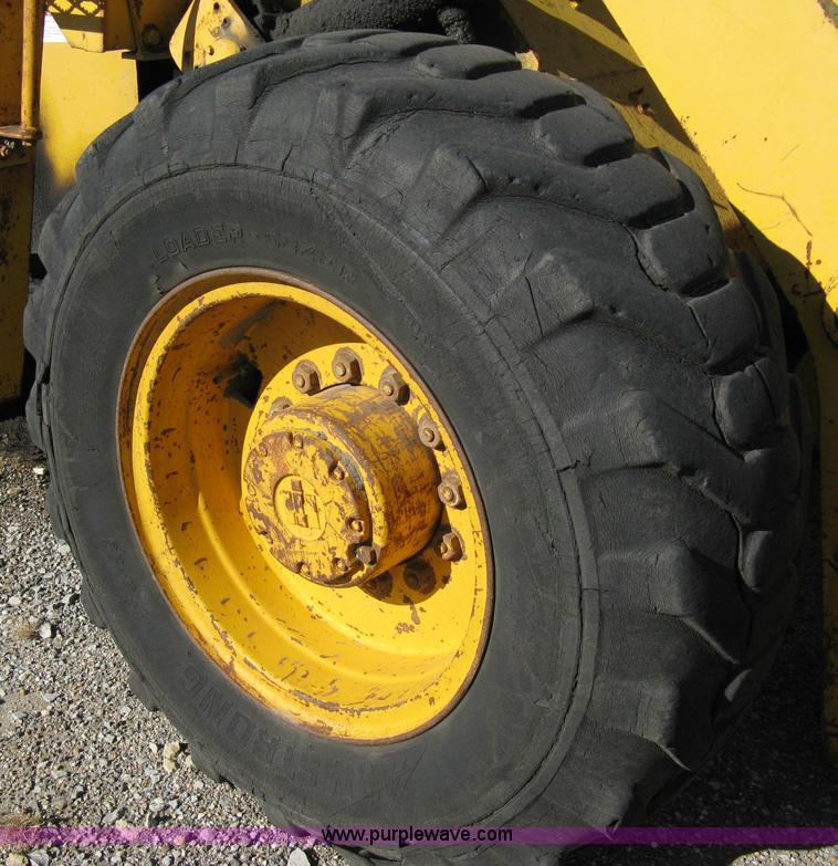 image for item 8099 International H60 wheel loader