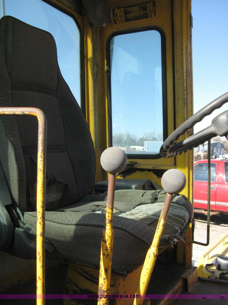 image for item 8099 International H60 wheel loader