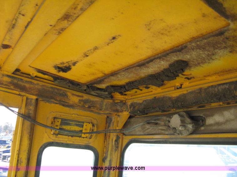 image for item 8099 International H60 wheel loader