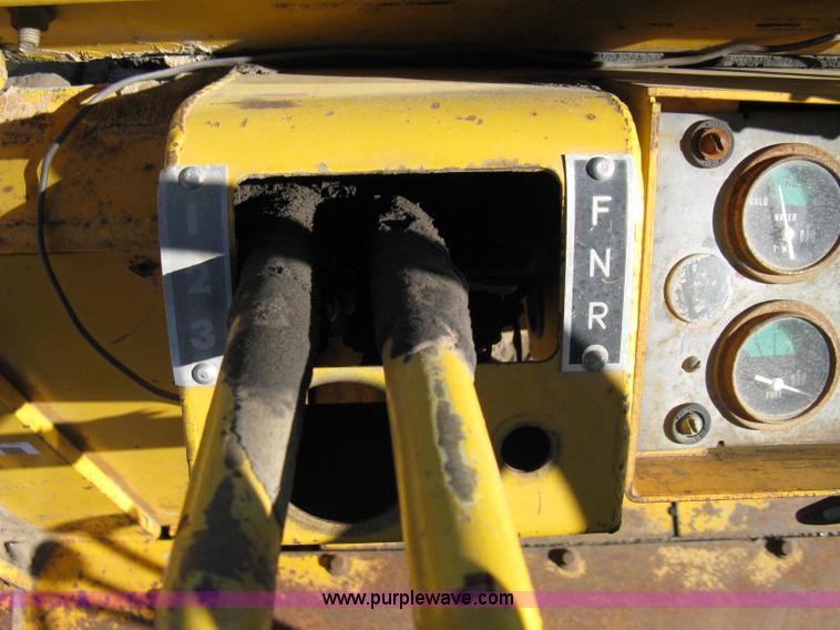 image for item 8099 International H60 wheel loader