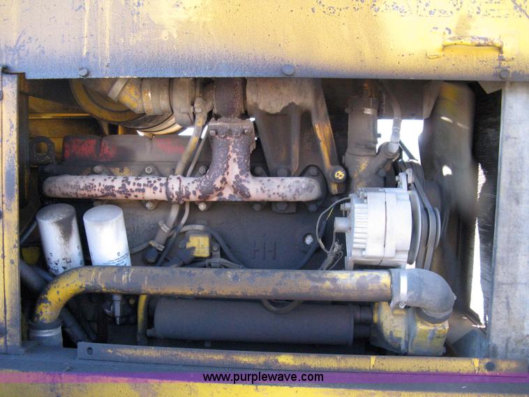 image for item 8102 International H65 wheel loader