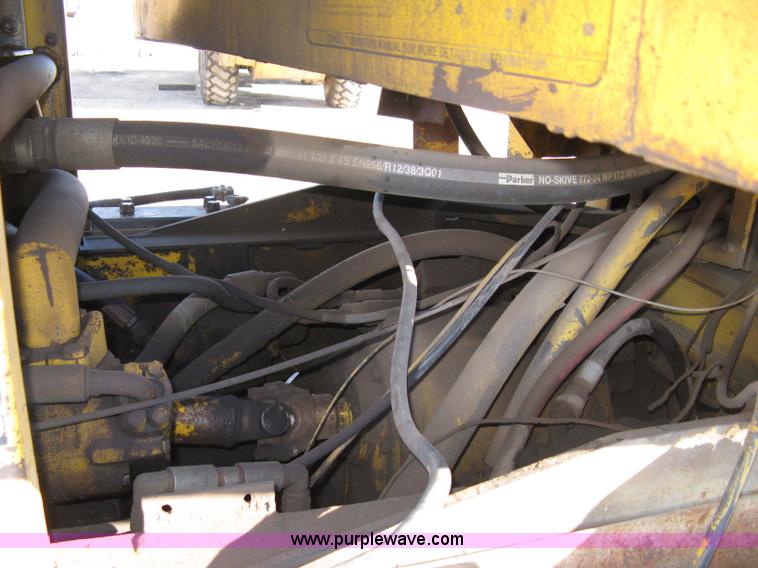 image for item 8102 International H65 wheel loader