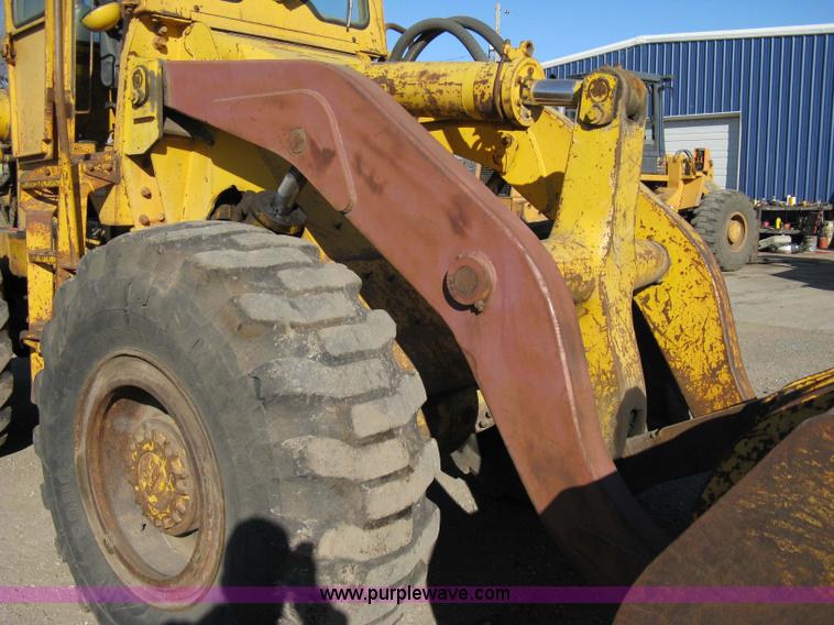 image for item 8102 International H65 wheel loader