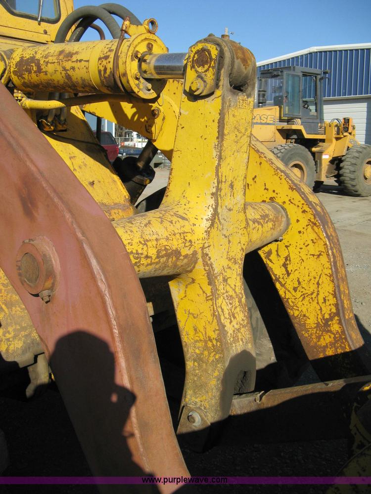 image for item 8102 International H65 wheel loader