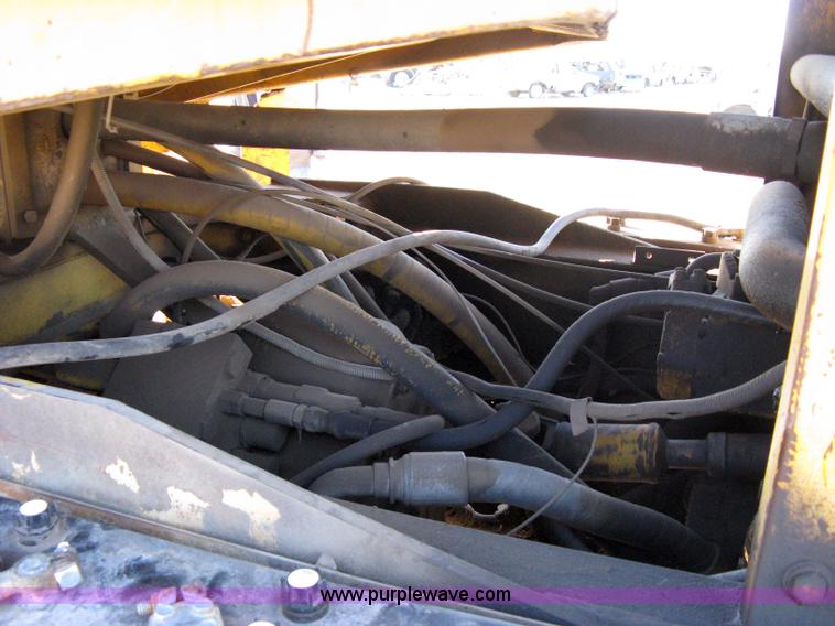 image for item 8102 International H65 wheel loader