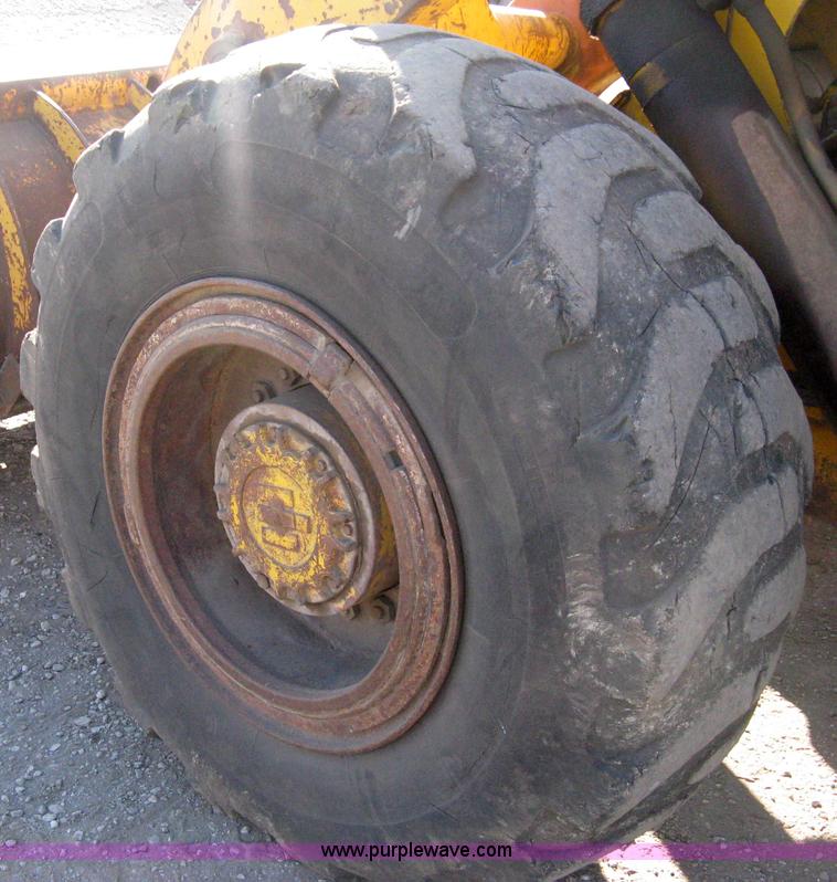 image for item 8102 International H65 wheel loader