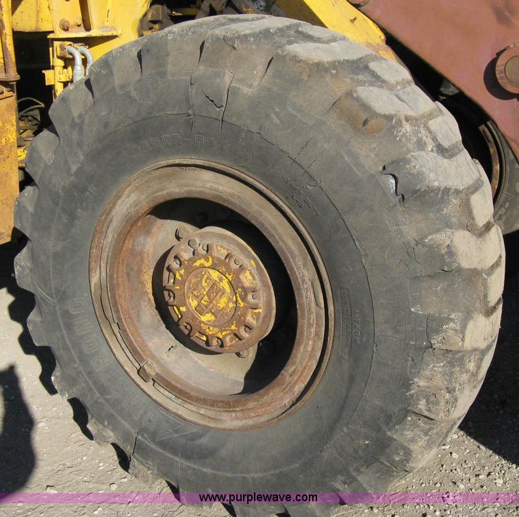 image for item 8102 International H65 wheel loader