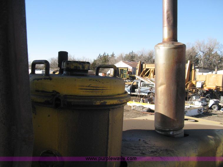 image for item 8102 International H65 wheel loader