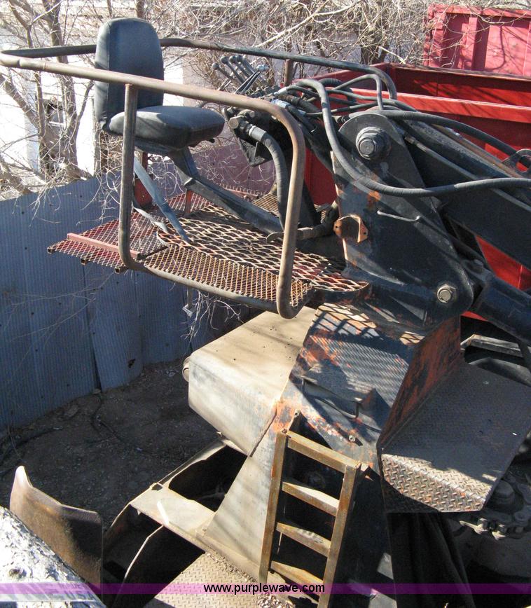 image for item 8104 Dunham L190-RR-L knuckle boom grapple lift