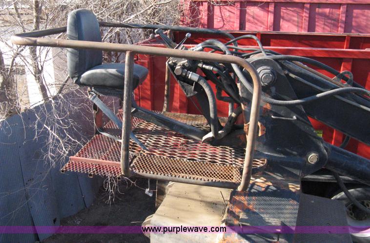 image for item 8104 Dunham L190-RR-L knuckle boom grapple lift