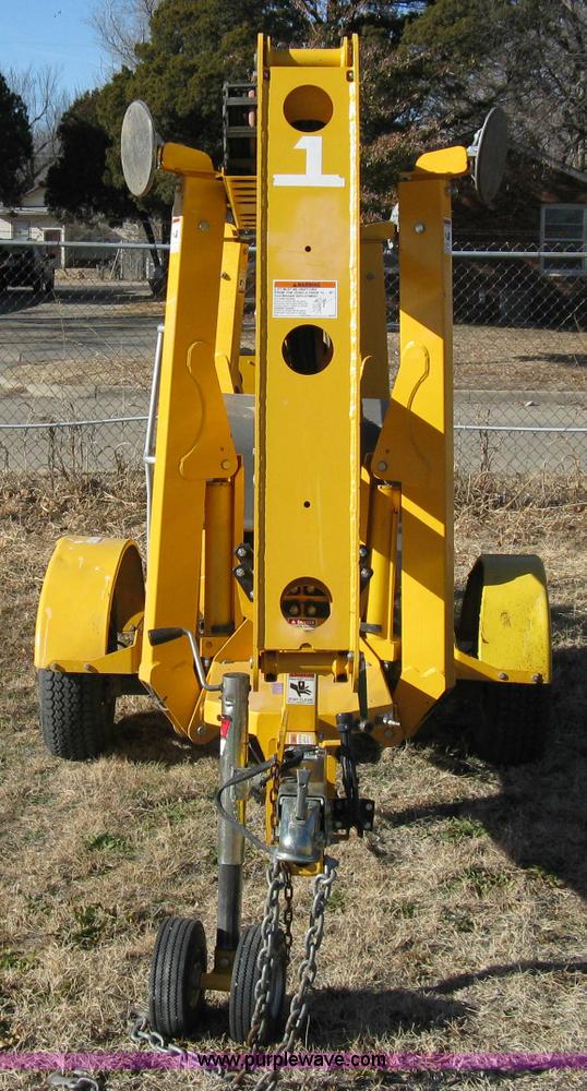 image for item 8106 2008 Bil-jax 3522A aerial lift